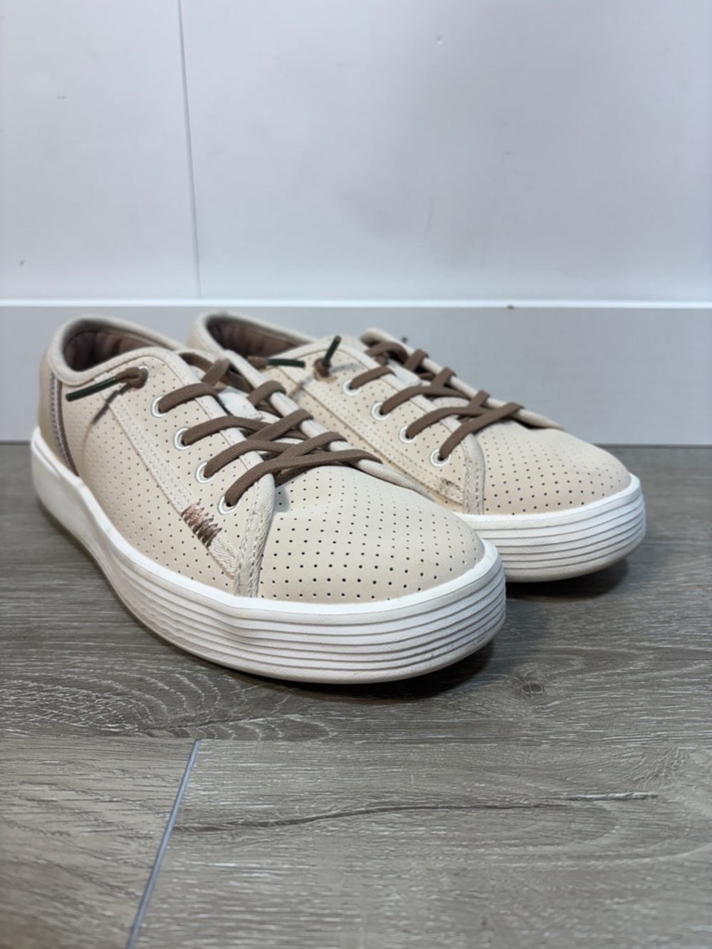 Hey Dude women's cody perforated leather casual sneakers size 8 tan